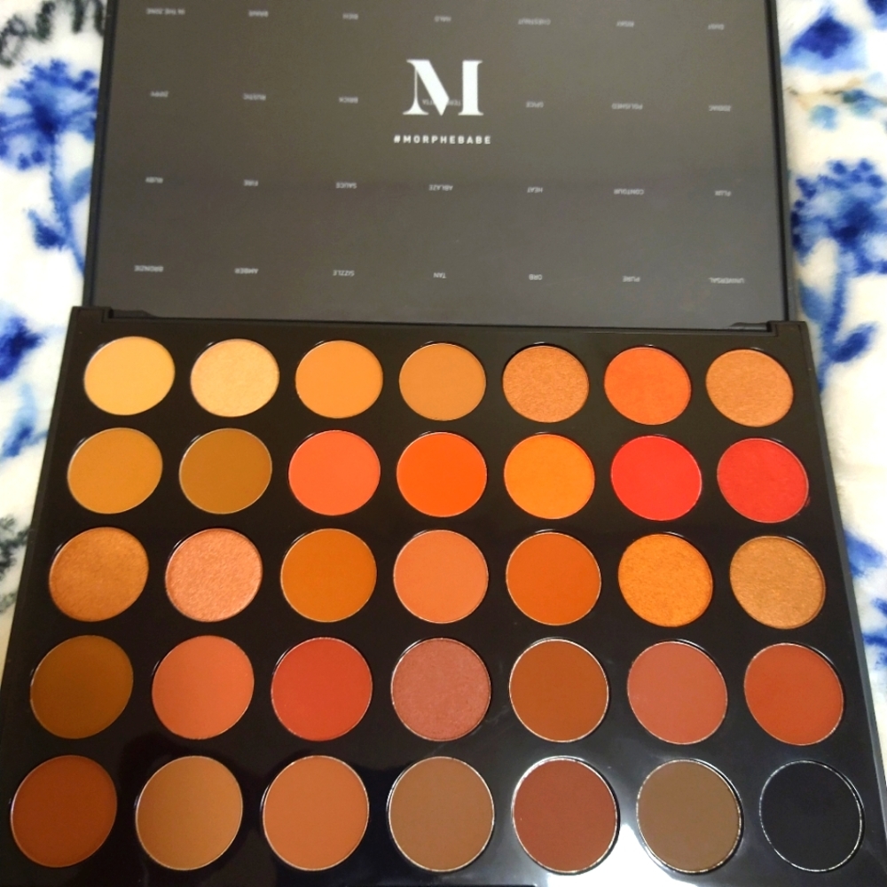Morphe artistry eyeshadow palette - Picture 2 of 3